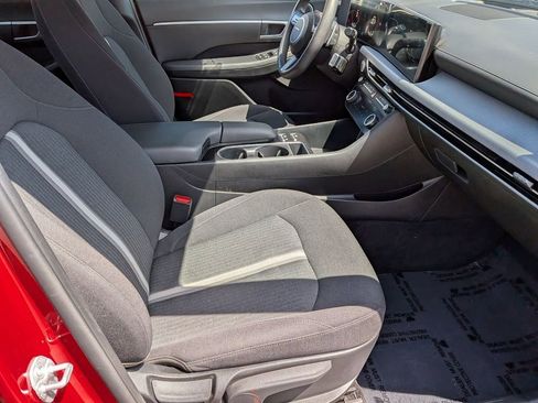 Used 2025 Hyundai Sonata SEL FWD image 31