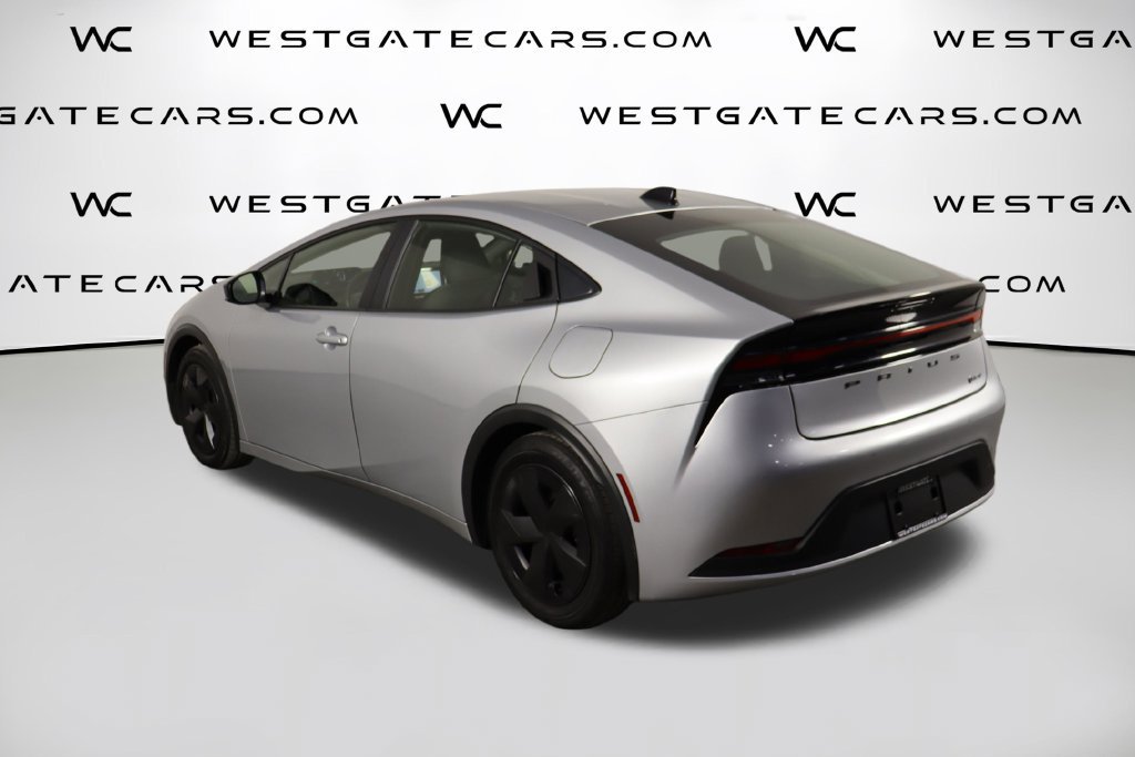 Used 2026 Toyota Prius LE FWD image 46