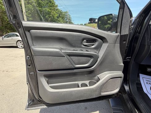 Used 2017 Nissan Titan S RWD image 14