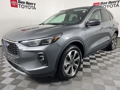 Used 2025 Ford Escape Platinum image 23