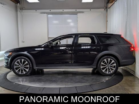 Used 2024 Volvo V90 B6 Cross Country Plus w/ Climate Package image 5