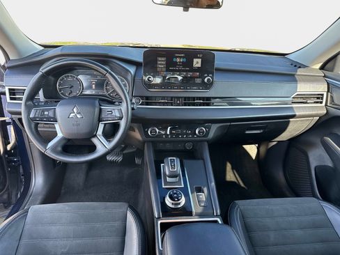 Used 2024 Mitsubishi Outlander SE AWD/4WD image 19