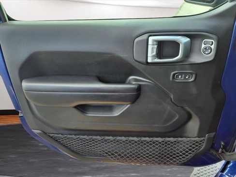 Used 2018 Jeep Wrangler Unlimited Sport S image 16