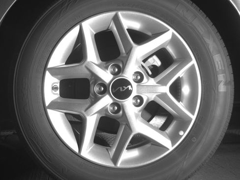 Used 2025 Kia Soul LX w/ LX Technology Package image 14