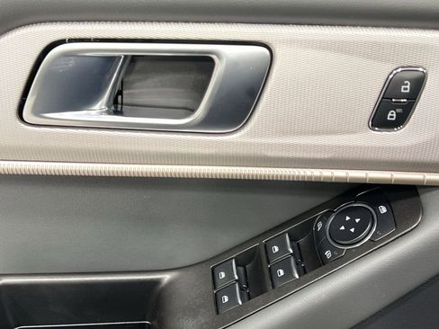 Used 2025 Ford Explorer Active image 13