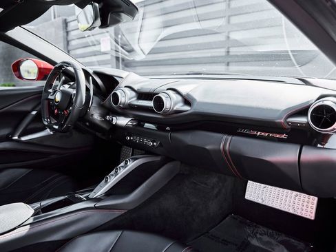 Used 2020 Ferrari 812 Superfast RWD image 39