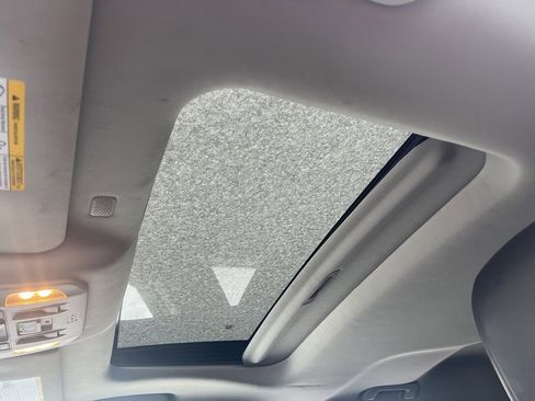 Used 2022 Toyota Highlander XLE image 12