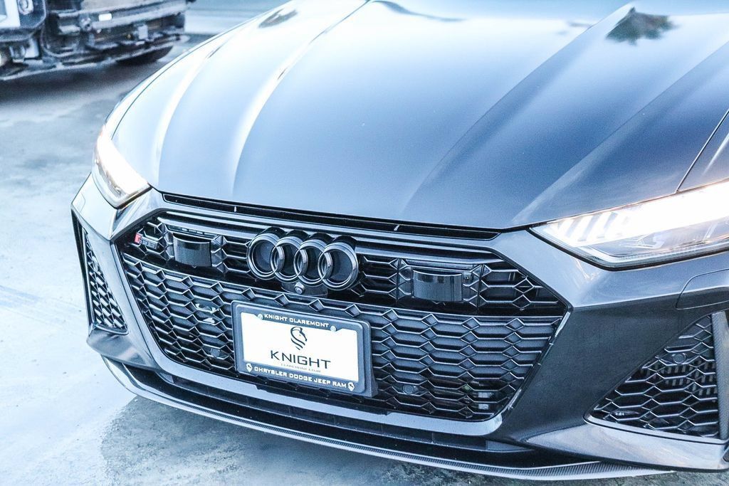 Used 2022 Audi RS 6 w/ Carbon Optic Package AWD/4WD image 6