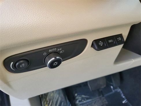 Certified 2023 Buick Envision Avenir image 9