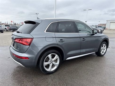 Used 2020 Audi Q5 2.0T Premium w/ Convenience Package image 2