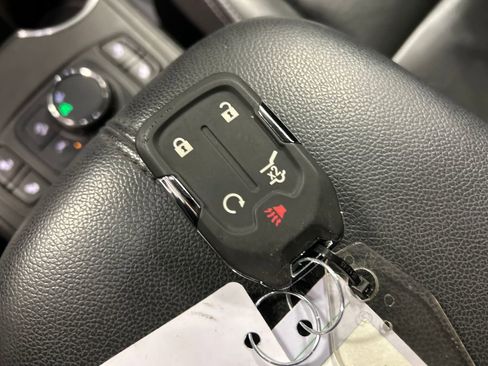 Used 2023 GMC Terrain SLT w/ Elevation Edition image 22