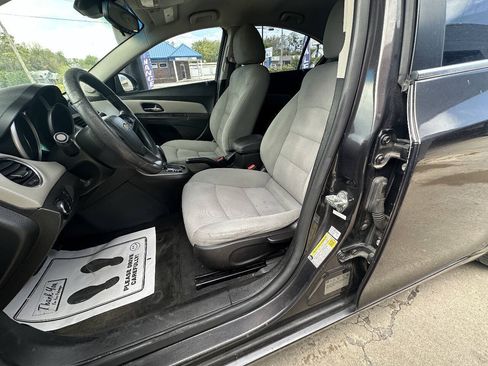 Used 2015 Chevrolet Cruze LT FWD image 13