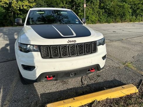 Used 2020 Jeep Grand Cherokee Trailhawk w/ Trailhawk Luxury Group AWD/4WD image 6