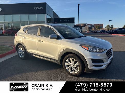 Used 2019 Hyundai Tucson SE image 1