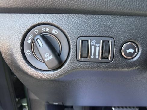 Certified 2018 Dodge Challenger GT AWD/4WD image 38