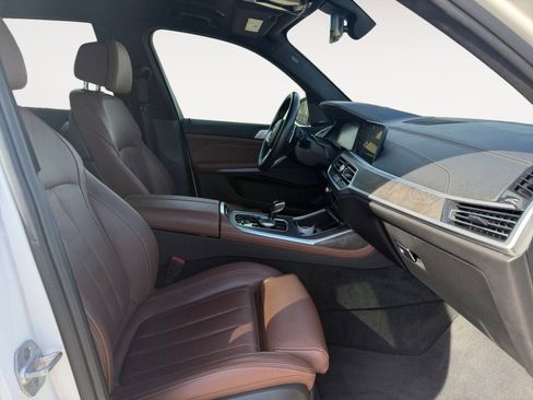 Used 2021 BMW X7 xDrive40i w/ M Sport Package image 15