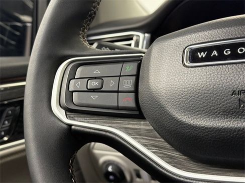 Used 2022 Jeep Wagoneer Series III w/ Premium Group I image 26
