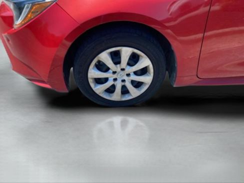 Used 2020 Toyota Corolla LE image 11