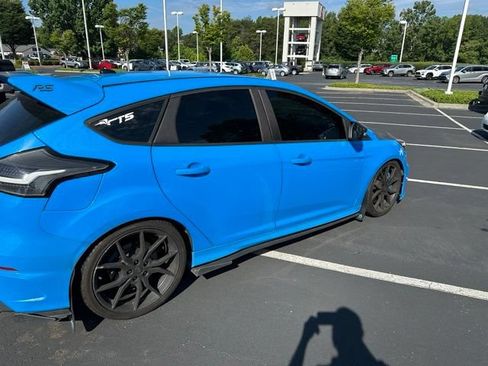 Used 2017 Ford Focus RS AWD/4WD image 2