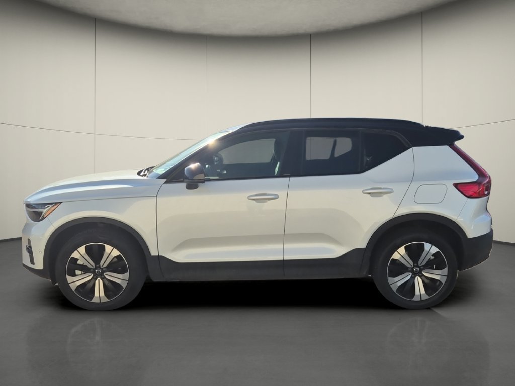Used 2023 Volvo XC40 Recharge Plus w/ Protection Package Premier AWD/4WD image 4