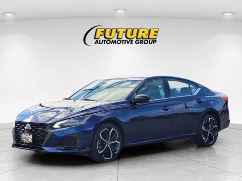 Used 2024 Nissan Altima 2.5 SR AWD/4WD image 5