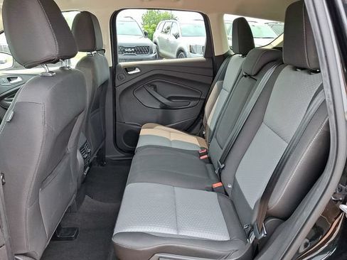 Used 2017 Ford Escape SE w/ Equipment Group 201A AWD/4WD image 10