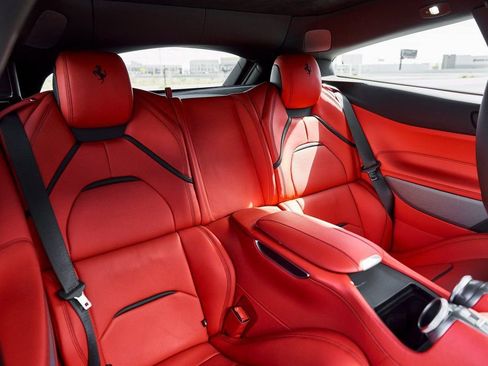 Used 2019 Ferrari GTC4Lusso AWD/4WD image 44