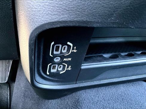 Used 2024 RAM 2500 Big Horn AWD/4WD image 35