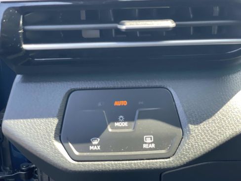 Certified 2023 Volkswagen ID.4 Pro RWD image 17