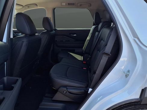 New 2026 Nissan Pathfinder SL AWD/4WD image 12
