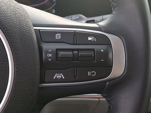 Certified 2024 Kia Sportage EX image 18