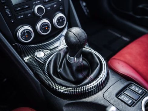 Used 2010 Nissan 370Z Touring w/ Sport Pkg RWD image 12