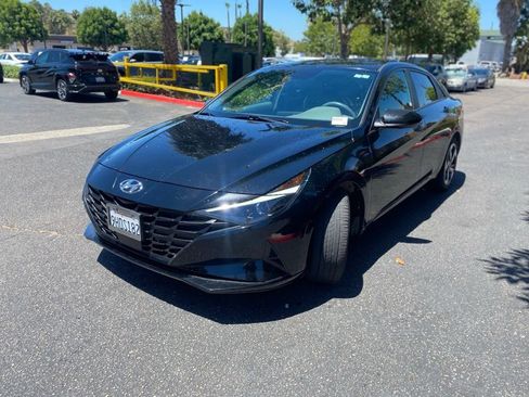 Certified 2023 Hyundai Elantra SEL w/ Convenience Package FWD image 6