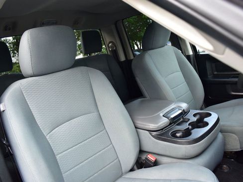 Used 2018 RAM 1500 Express image 17