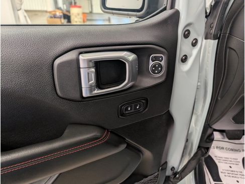 Used 2024 Jeep Wrangler Unlimited Rubicon AWD/4WD image 8