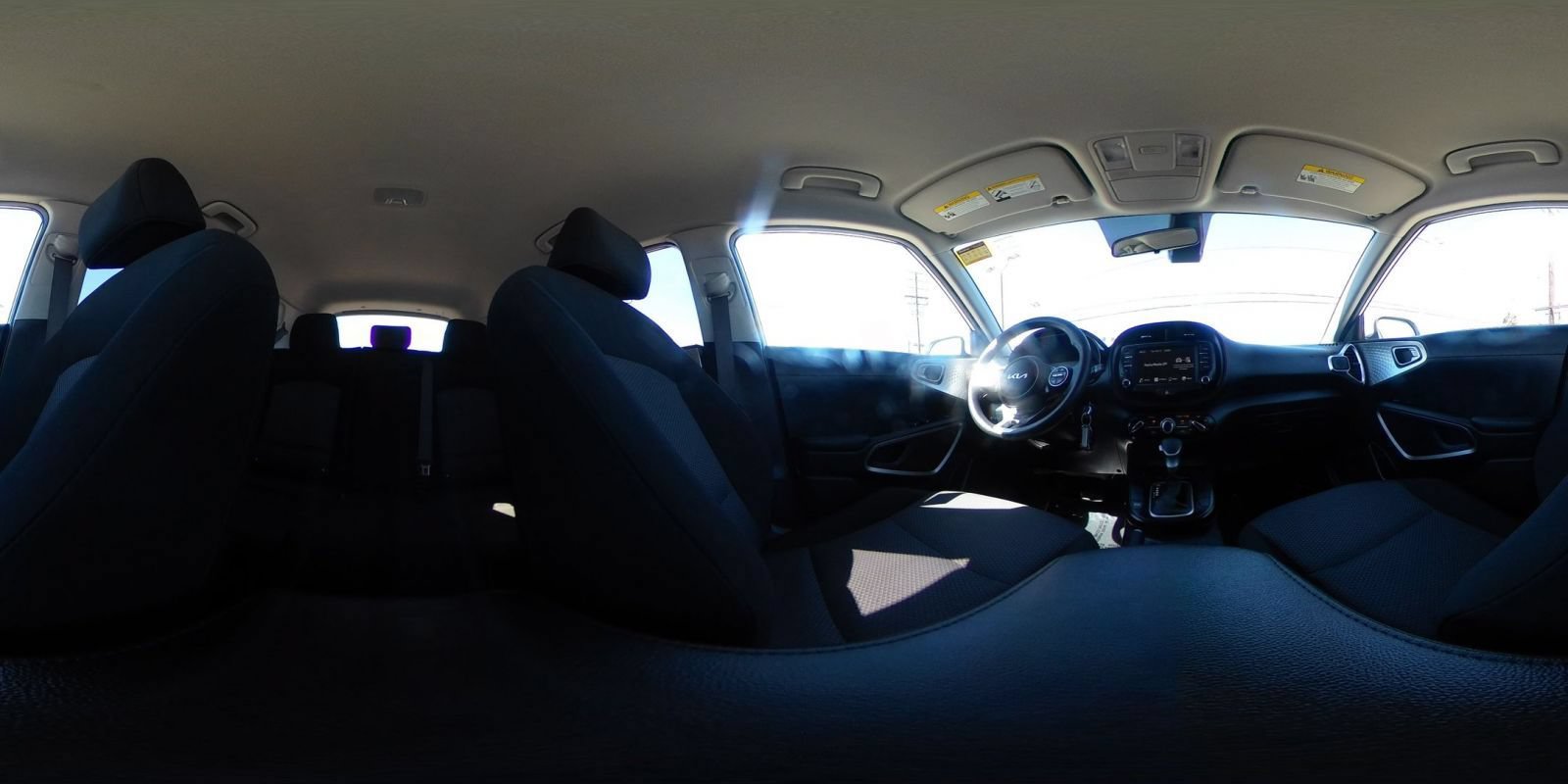 Used 2025 Kia Soul LX w/ LX Technology Package FWD image 41