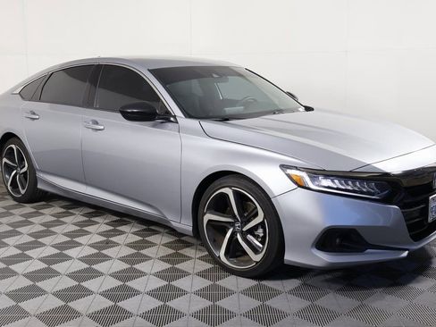 Used 2022 Honda Accord Sport image 3