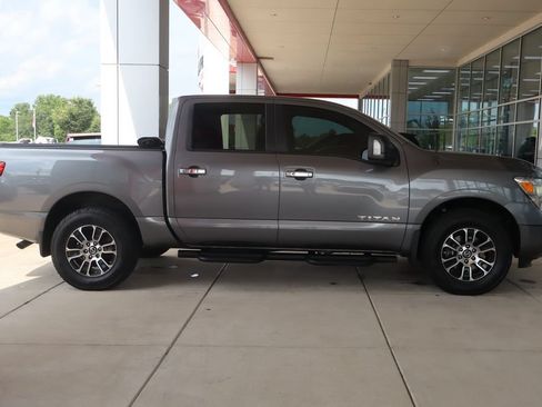 Used 2021 Nissan Titan SV w/ SV Convenience Package AWD/4WD image 10
