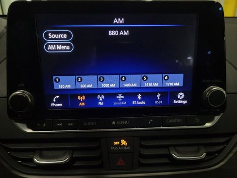 Used 2024 Nissan Altima 2.5 SV FWD image 25