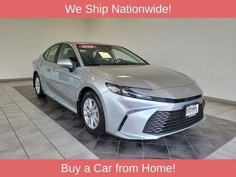 Used 2025 Toyota Camry LE w/ Convenience Package FWD image 1