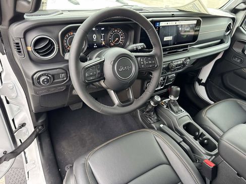 New 2025 Jeep Gladiator Sport image 36