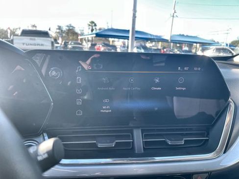 Certified 2025 Chevrolet Trax LT image 13