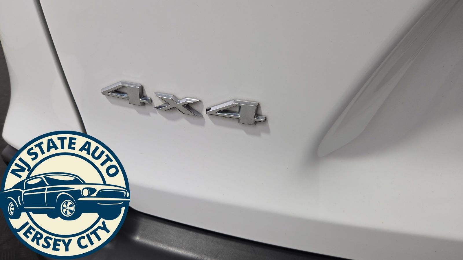Used 2022 Jeep Cherokee Limited AWD/4WD image 32