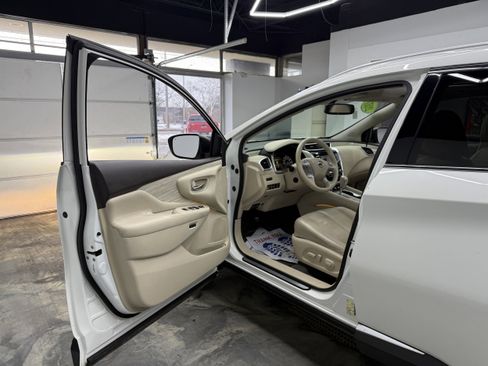 Used 2017 Nissan Murano Platinum image 9