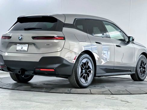 Used 2023 BMW iX xDrive50 w/ Premium Package image 2
