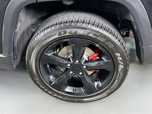 Used 2023 Jeep Grand Cherokee Altitude image 35