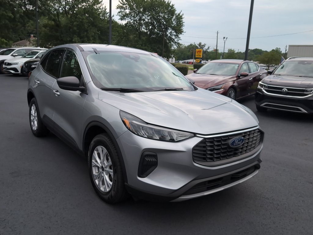 Used 2024 Ford Escape Active AWD/4WD image 2