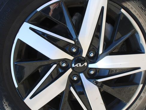 Certified 2023 Kia Sorento S image 17