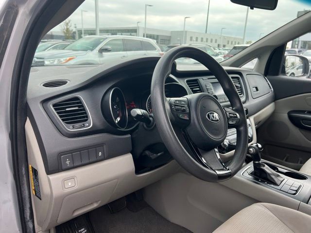 Used 2015 Kia Sedona LX FWD image 9