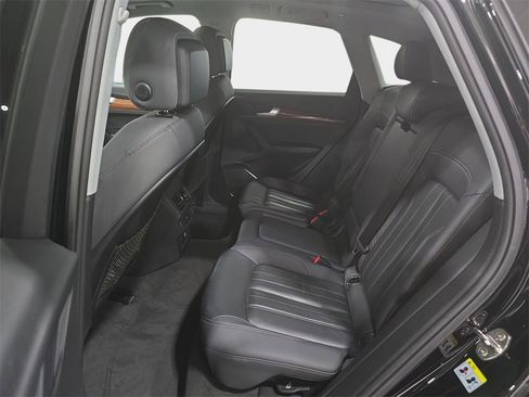 Used 2023 Audi Q5 2.0T Premium w/ Convenience Package image 12